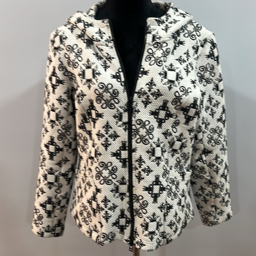 Tonia Debellis White Jacket zip front w/ hood and front pockets